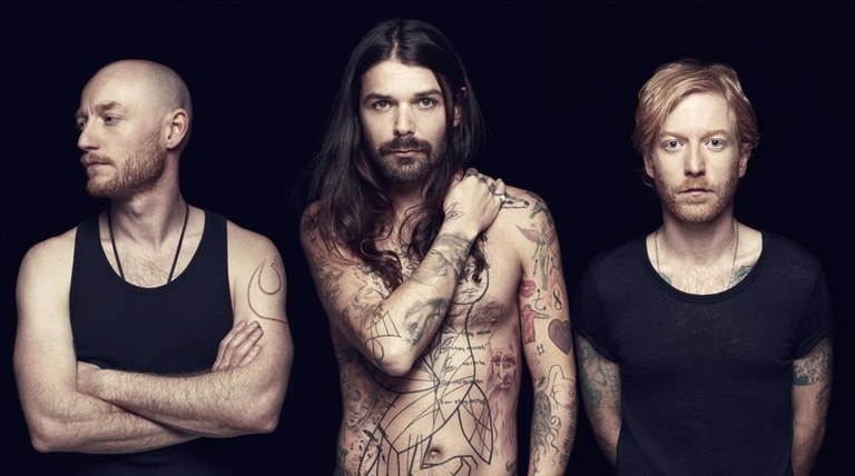 [Gomendioa] Biffy Clyro - "Only Revolutions"