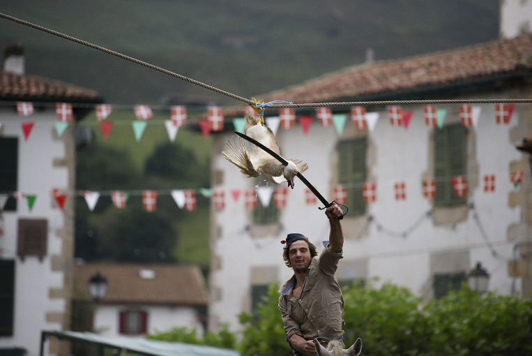 [Gomendioa] 'Gurean': animalien egoera salatuz