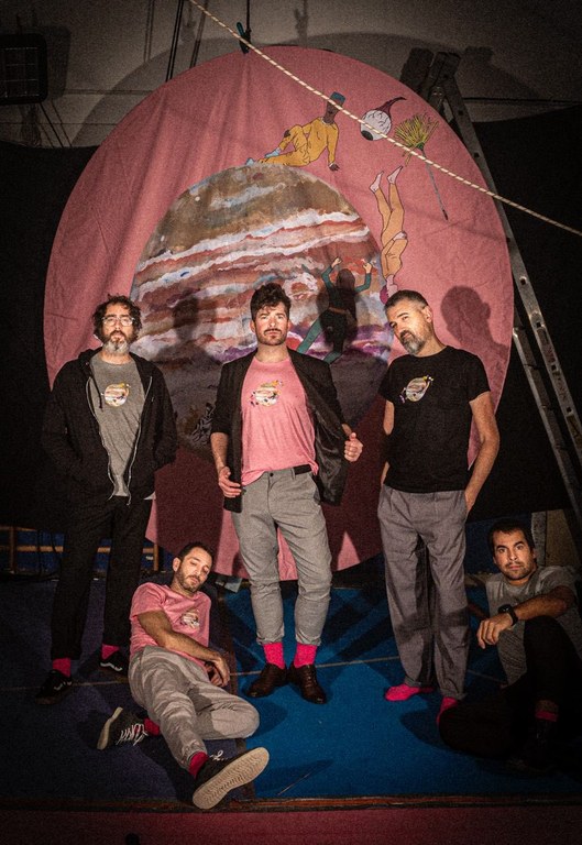 'Gora bizitza' ikuskizun berria prestatu du Kerobia taldeak