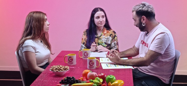 Gosex [2.atalaren aurrerapena]: online adarrak?