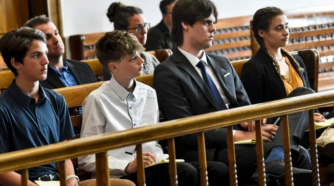 Hamasei gaztek Montanako Estatua auzitara eraman dute klima aldaketa dela eta