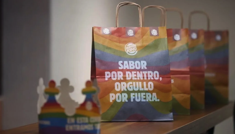 Harrotasunaren hilabete honetan, kasu “pinkwashing”-ari