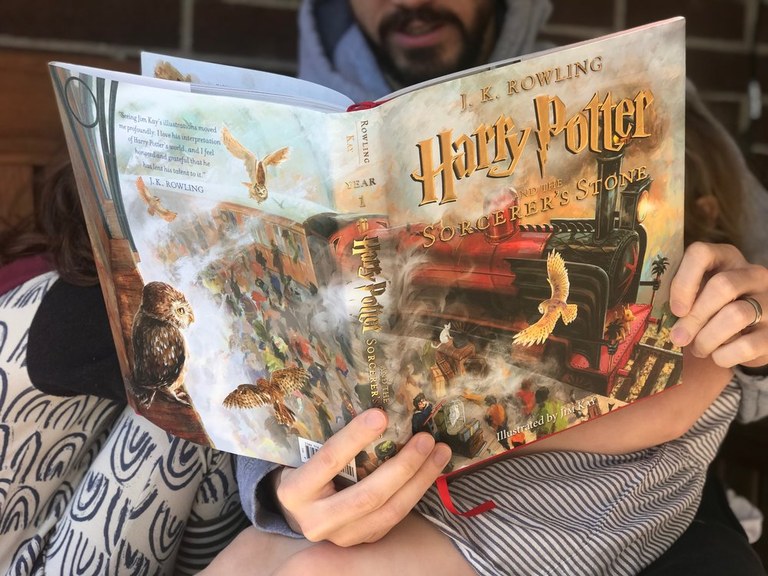 Harry Potter sagaren idazleak "Harry Potter etxean" plataforma sortu du Harry Potter sagaren idazleak "Harry Potter etxean" plataforma sortu du