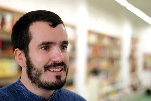 Hasier Larretxea: "Nik idazle bezala dardara dut beharrezko" Hasier Larretxea: "Nik idazle bezala dardara dut beharrezko"