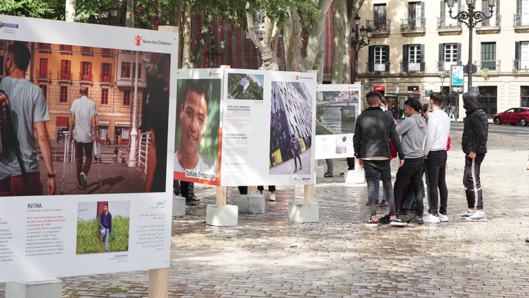 Haur eta gazte migratzaileen errealitatea azaltzen duen erakusketa Bilbon