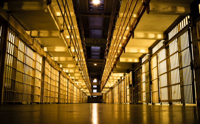 Herbehereetako kartzelak ixten ari dira delitugilerik ez dagoelako