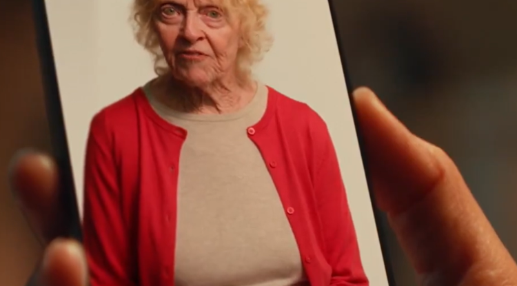 Hildako senideen abatarrak sortu eta "haiekin hitz egiteko" aukera ematen duen aplikazioa