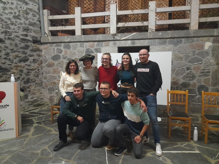 Hogeita bi bertsolari gazte arituko dira Gipuzkoako Eskolartekoan