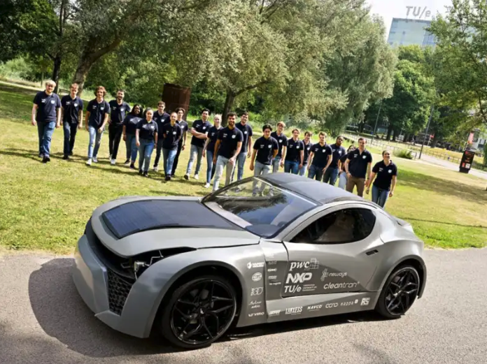 Ikasle holandarrek CO2-a xurgatzen duen autoa sortu dute