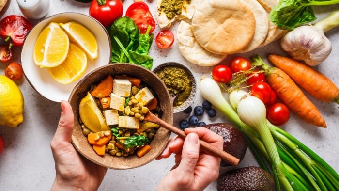 Ikerketa baten arabera COVID gogorra pairatzeko %73 aukera gutxiago dituzte dieta beganoa edo begetarianoa jarraitzen dutenek Ikerketa baten arabera COVID gogorra pairatzeko %73 aukera gutxiago dituzte dieta beganoa edo begetarianoa jarraitzen dutenek