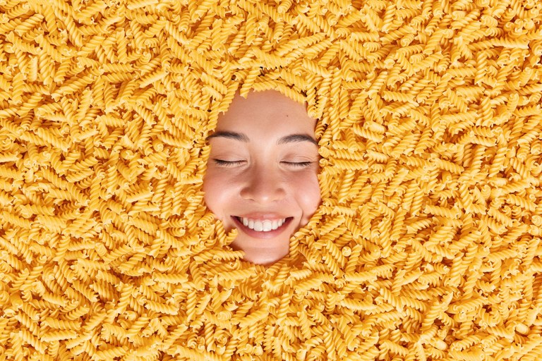 Ikerketa baten arabera pasta jateak zoriontasuna eragiten du