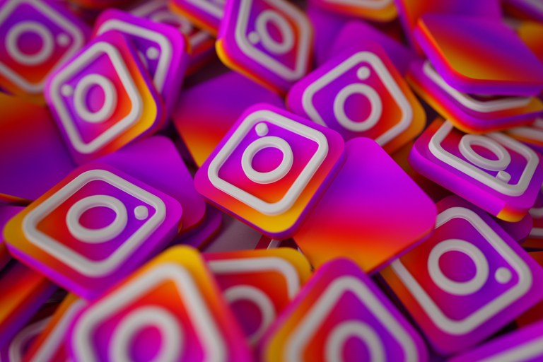 Instagramek Adimen Artifizialarekin sortutako edukiei etiketak txertatuko dizkie