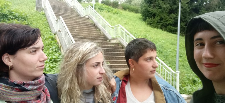 Intza Alkain eta Maite Aizpuruaren  'F edo zurekin izan nuen azken ravea' proiektuak irabazi du Donostiako Poltsiko Antzerki Sorkuntza