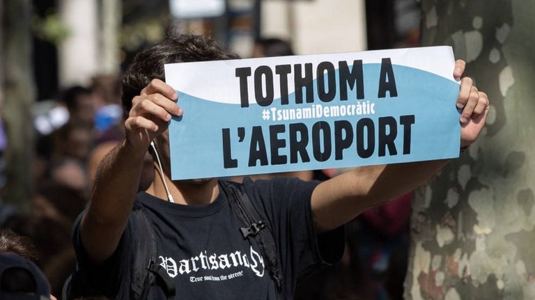 Iraultzaren tsunamia ahalbidetu duen app-a Iraultzaren tsunamia ahalbidetu duen app-a