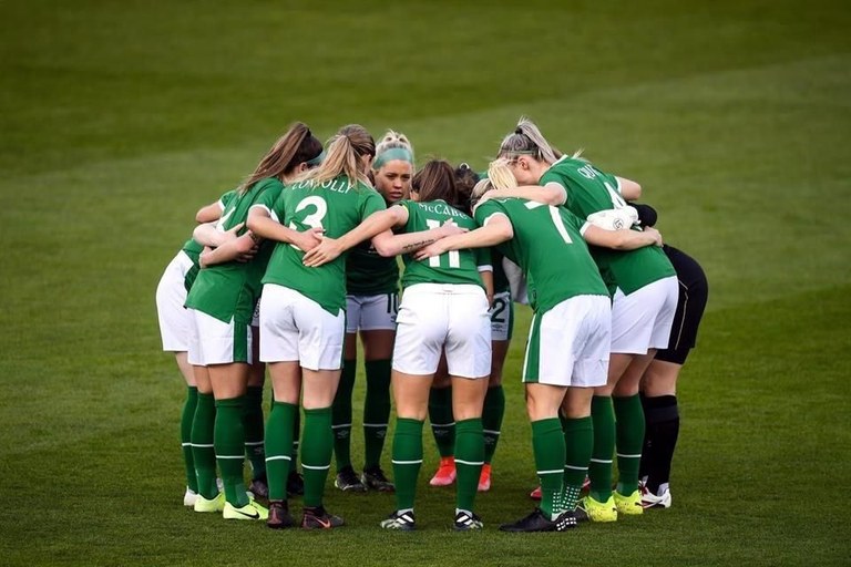 Irlandako emakumezko futbolariek gizonezkoen soldata berdina izango dute