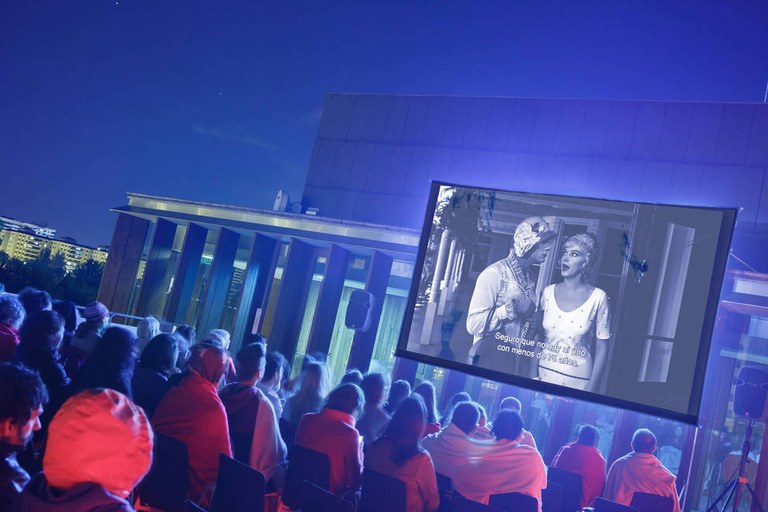 Iruñeko 'RoofTop Cinema' jaialdiak errepideko bidaiak ardatz dituzten lau film eskainiko ditu
