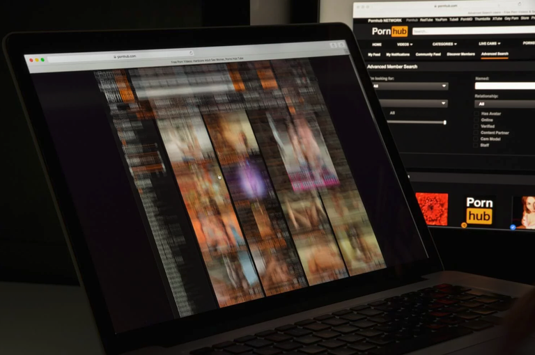 Italiako gobernuak online dagoen pornoa blokeatuko du