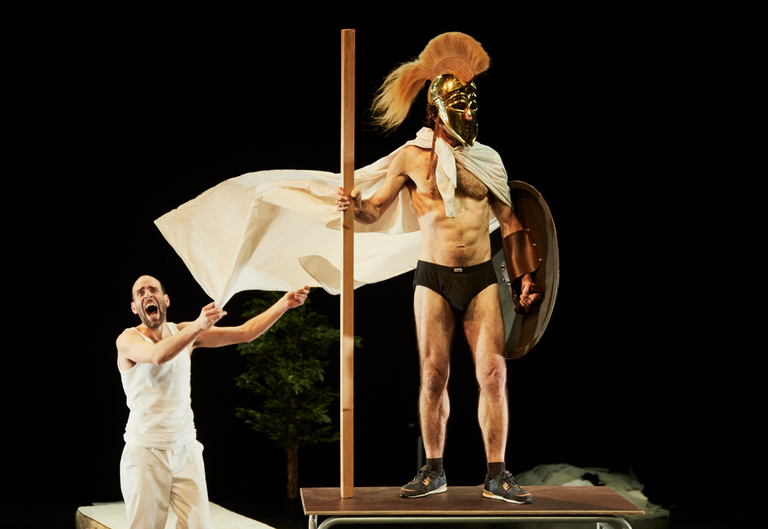 'Itsas behera' antzezlana taularatuko dute Donostian