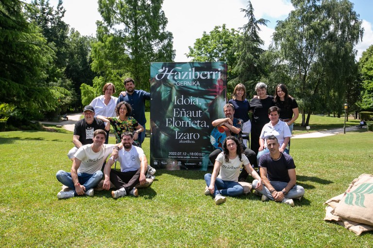 Izaro, Eñaut Elorrieta eta Idoia arituko dira gaur Gernikako Haziberri jaialdian