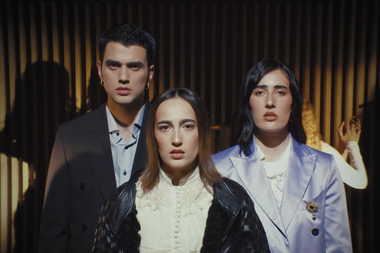 J Martinak 'Paktua' kantua kaleratu du