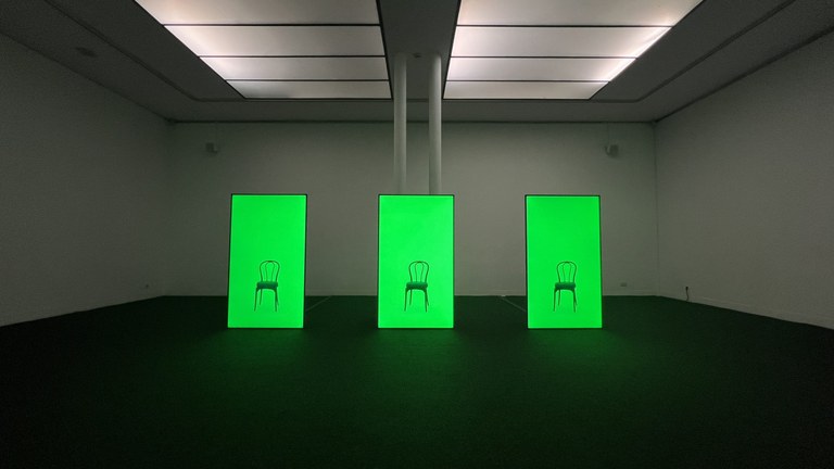 Jesus Pueyok 'El Hombre Orquesta' bideo-instalazio tragikomikoa jarri du Gasteizko Montehermoson