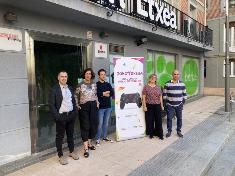 Jokoteknia, bosgarren urtez, euskara eta bideojokoak uztartzen
