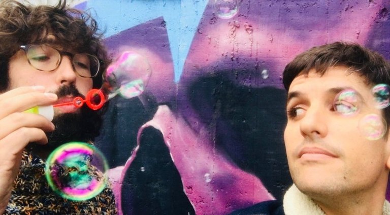 Jon Basaguren eta Iñigo Astizen musika eta olerki emanaldia Iruñean Jon Basaguren eta Iñigo Astizen musika eta olerki emanaldia Iruñean