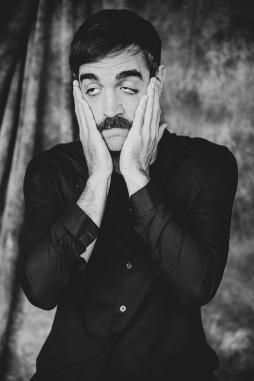 Jon Plazaolak 'Tu-Tum, Platz' umorezko bakarrizketa aurkeztuko du Donostian