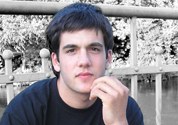 Julio Soto: "Ni konkistatzeko bi baldintza: umorea eta morboa" Julio Soto: "Ni konkistatzeko bi baldintza: umorea eta morboa"