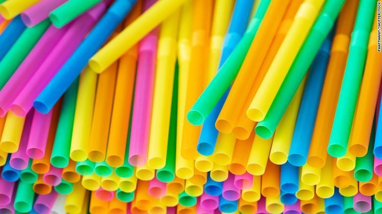 Kanadan 2021. urtetik aurrera erabilera bakarreko plastikoak debekatuak egongo dira Kanadan 2021. urtetik aurrera erabilera bakarreko plastikoak debekatuak egongo dira