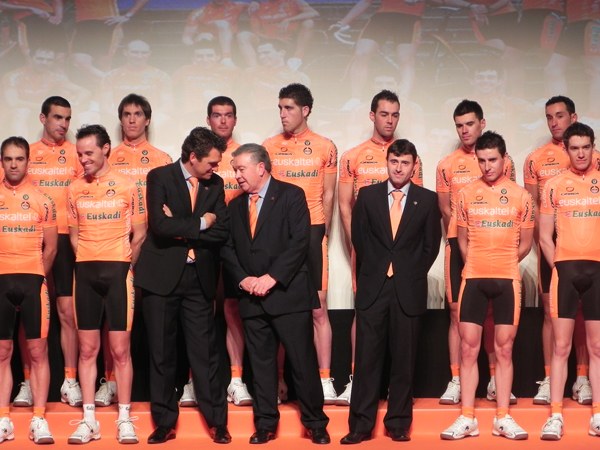 Koadrila laranja pedalei eragiteko prest Koadrila laranja pedalei eragiteko prest