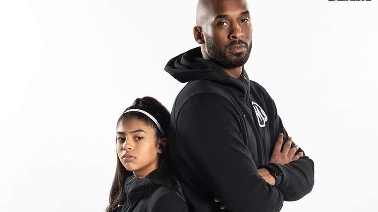 Kobe Bryant: "Une honetan, NBA-n jolastu dezaketen emakumeak badaude". Kobe Bryant: "Une honetan, NBA-n jolastu dezaketen emakumeak badaude".