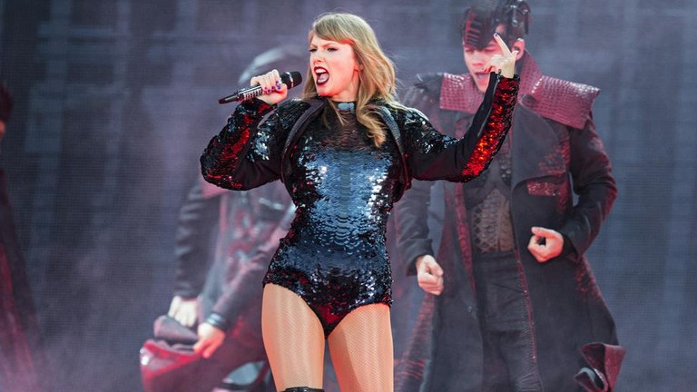 Kontzertuetan erasotzaileak detektatzeko sistema erabili du Taylor Swiftek Kontzertuetan erasotzaileak detektatzeko sistema erabili du Taylor Swiftek