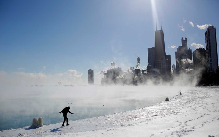 lake-michigan-shore-line-chicago-FROZENLAKE119.jpg
