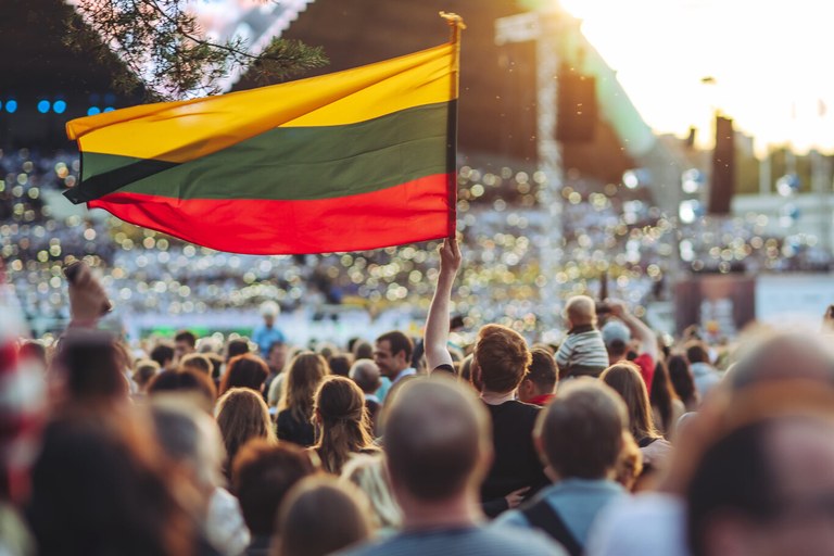 Lituaniak lau eguneko lan astea onartu du haur txikiak dituzten funtzionarioentzat Lituaniak lau eguneko lan astea onartu du haur txikiak dituzten funtzionarioentzat