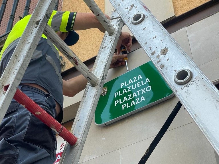 Lodosako Udalak kale izendegia euskaratu du Lodosako Udalak kale izendegia euskaratu du