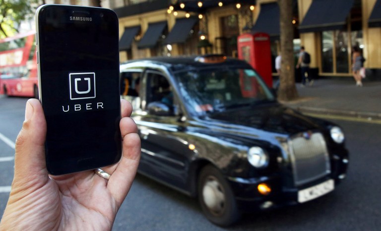 Londresek Uber kanporatu du Londresek Uber kanporatu du