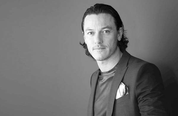 Luke Evans: Guda dantzan Luke Evans: Guda dantzan