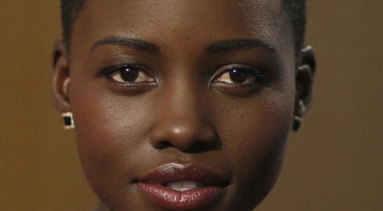 Lupita Nyong'o aktorea umetokiko miomen inguruko ikerketa bultzatzen ari da