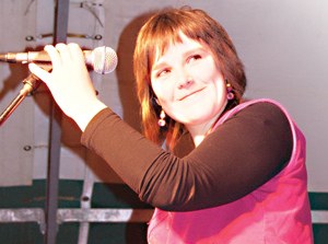 Maider Ansa: "Aukeran, hobe larrua jo ondoren oholtzara igotzea" Maider Ansa: "Aukeran, hobe larrua jo ondoren oholtzara igotzea"