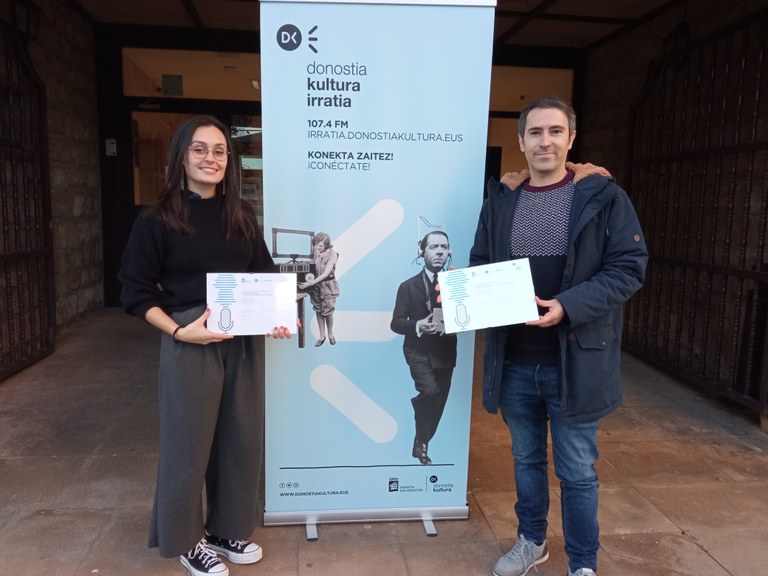 MAIDER URIARTEK IRABAZI DU 'HAMAIKA ENTZUTEKO!' IX. IRRATI-PIEZEN LEHIAKETA