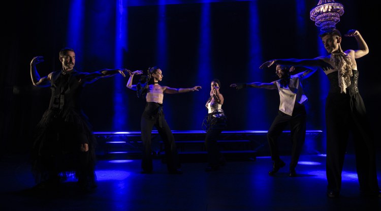 Maitasun aske eta anitzaren inguruko 'R&J' antzezlana taularatuko dute Bilbon