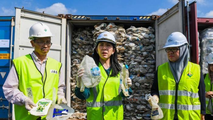 Malaysiak ez du gure plastikoa onartuko Malaysiak ez du gure plastikoa onartuko