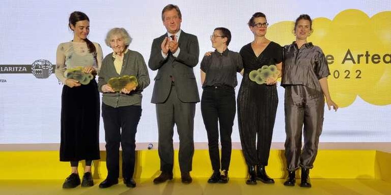 Mari Puri Herrerok, Nora Aurrekoetxeak eta Consonnik jaso dute Gure Artea 2022 saria Mari Puri Herrerok, Nora Aurrekoetxeak eta Consonnik jaso dute Gure Artea 2022 saria
