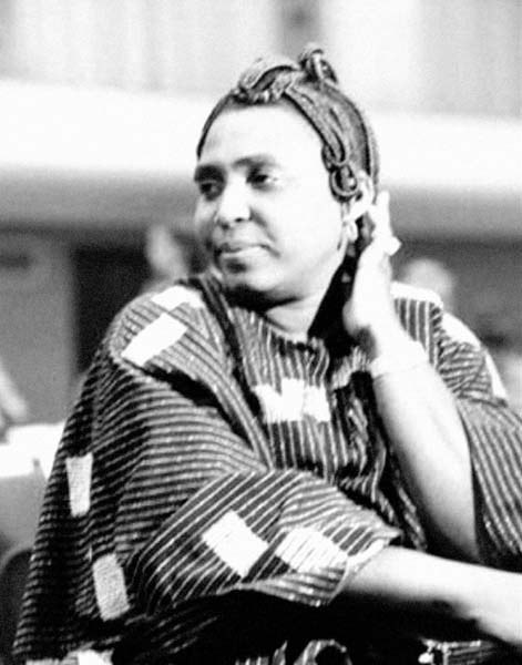 Mariama Bâ: Afrika lehen pertsonan Mariama Bâ: Afrika lehen pertsonan