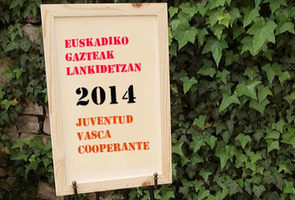 Martxan da Euskadiko Gazteak Lankidetzan 2014 kartel lehiaketan Martxan da Euskadiko Gazteak Lankidetzan 2014 kartel lehiaketan