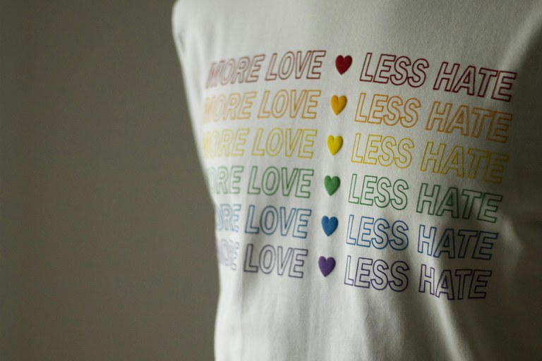 Meta-ren sare sozialetan, Instagramen esaterako, pertsona homosexualak eta transak gaixo mentalak direla esan ahal izango da Meta-ren sare sozialetan, Instagramen esaterako, pertsona homosexualak eta transak gaixo mentalak direla esan ahal izango da