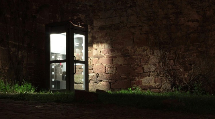 Mexikon telefono-kabinak jartzen ari dira landa-eremuetan