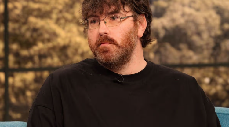 Mikrozakila izatearen inguruko ikuspegia eta bizipenak zabaldu nahian ari da Michael Phillips estatubatuarra