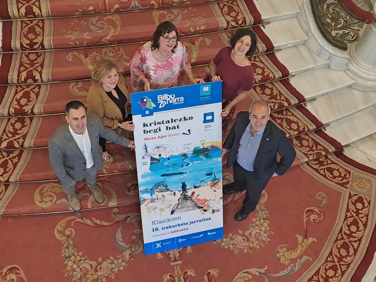 Miren Agur Meaberen 'Kristalezko begi bat' irakurriko dute, etenik gabe, Bilboko Arriagan